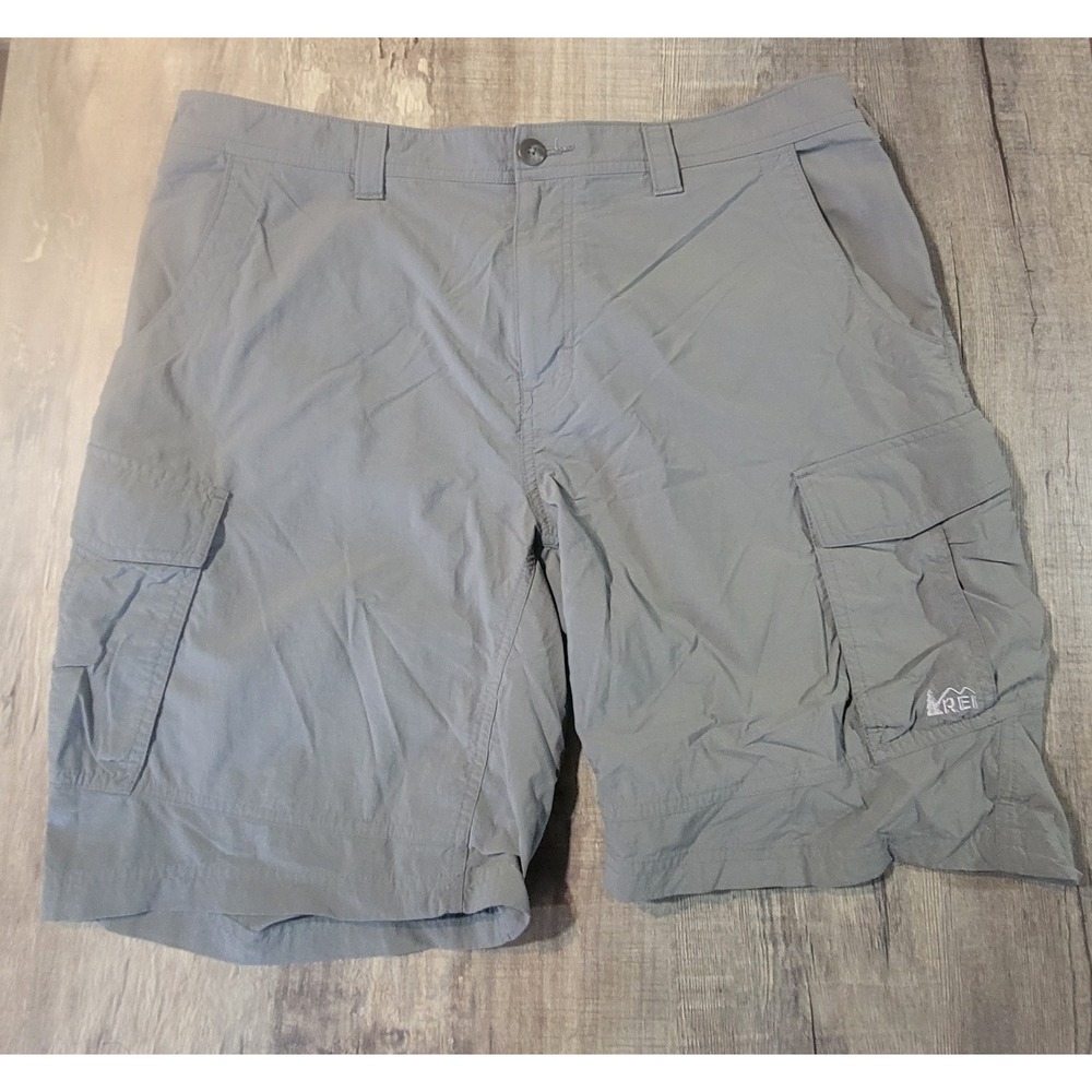 REI Coop Nylon Hiking‎ Cargo Shorts Men's Size Extra Large XL Gray Stretch Waist